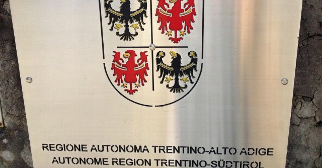 Immagine in evidenza del post: Trentino Alto Adige, una legge regalerà 90 milioni di euro ai consiglieri regionali