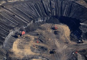 Syncrude Oil Operations in Alberta Tar Sands