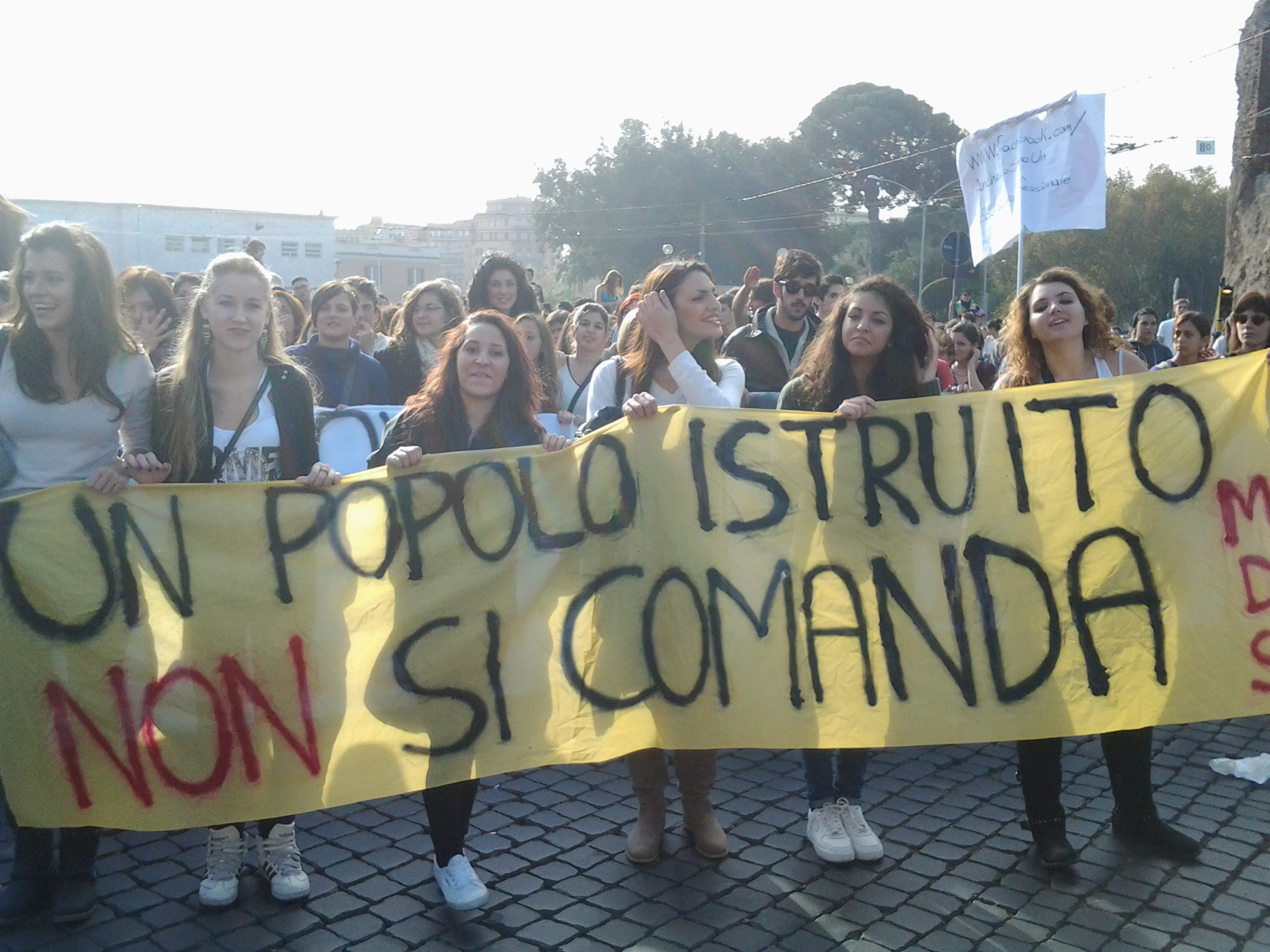 Gli Studenti in piazza Venerdì 17: le loro ragioni