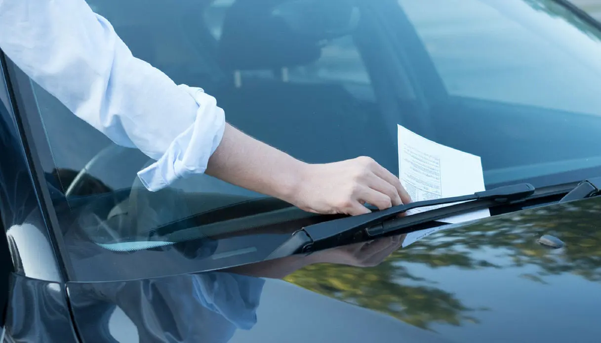 Immagine in evidenza del post: Notifica multe, crescono i costi per automobilisti e contribuenti