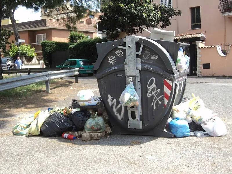 Immagine in evidenza del post: Emergenza rifiuti a Roma, Tari deve essere ridotta