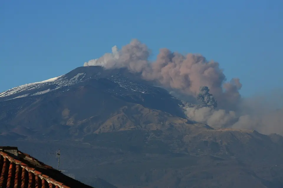 Immagine in evidenza del post: Eruzione Etna, chiuso settore dell'Aeroporto di Catania