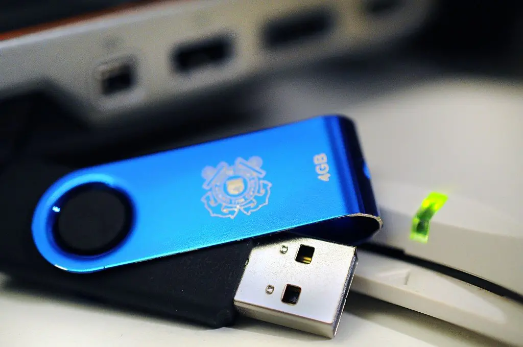 Immagine in evidenza del post: Collegare componenti esterni al PC: tutti gli usi dei cavi usb e mini usb