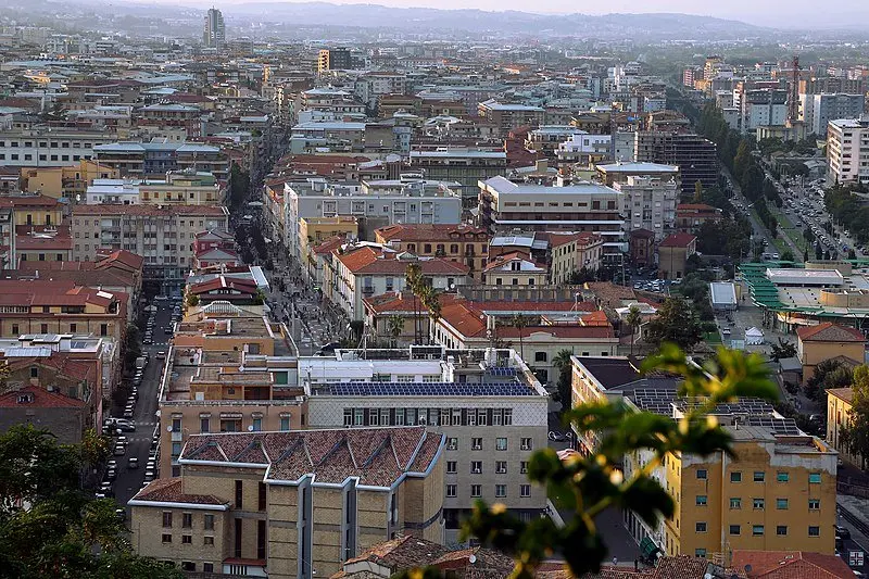 Immagine in evidenza del post: Prefetto di Cosenza agli arresti domiciliari: l'accusa è di corruzione