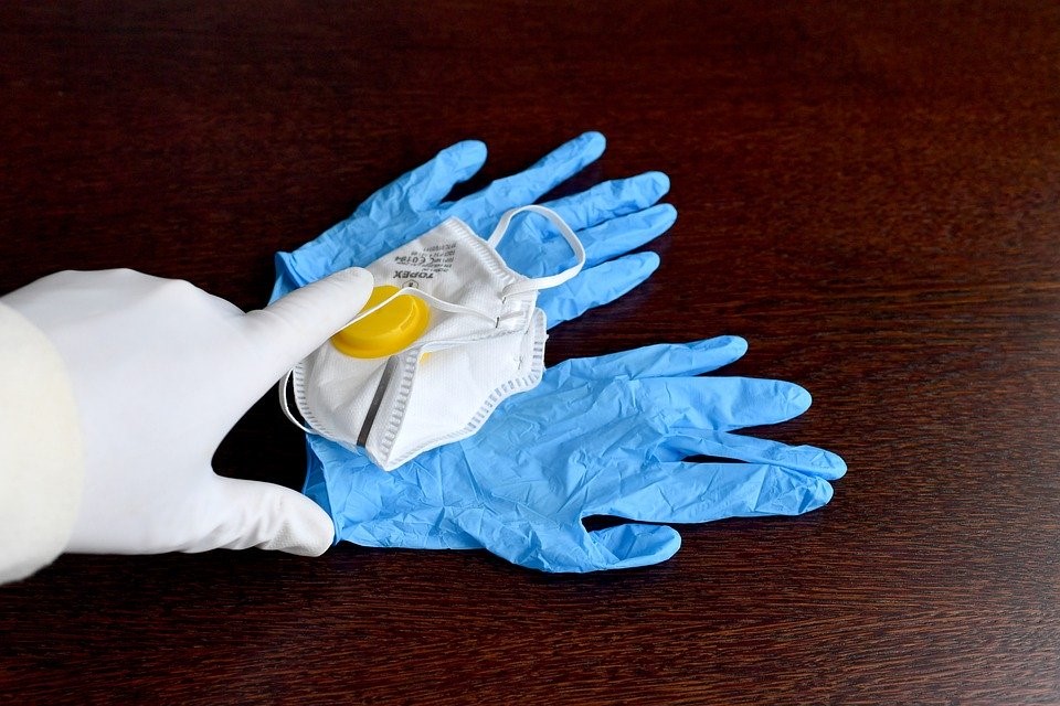Coronavirus: guanti e mascherine non vanno gettati in strada