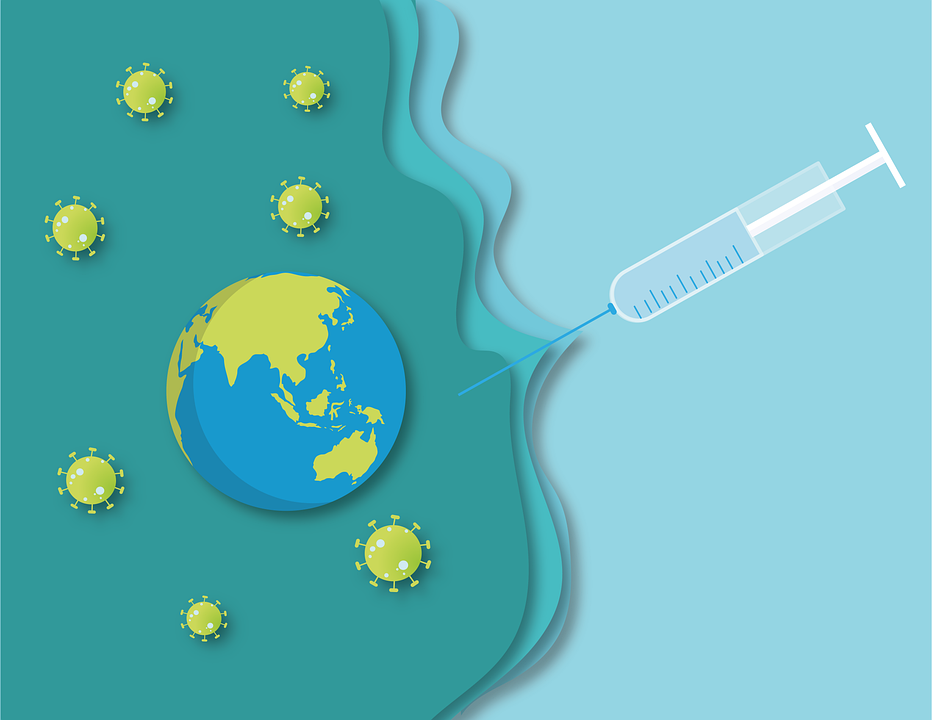 Insulti e minacce dai no-vax: la prima vaccinata d’Italia costretta a chiudere i Social