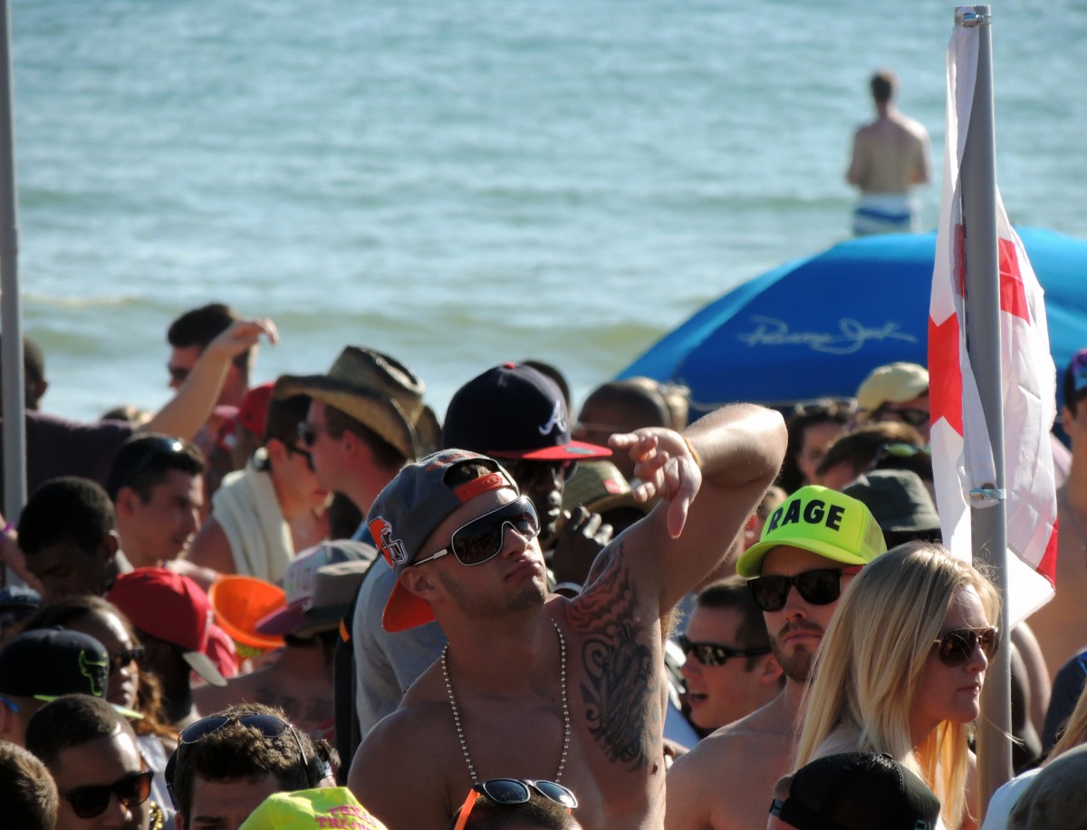 Jova Beach Party: la procura apre fascicolo per danno ambientale