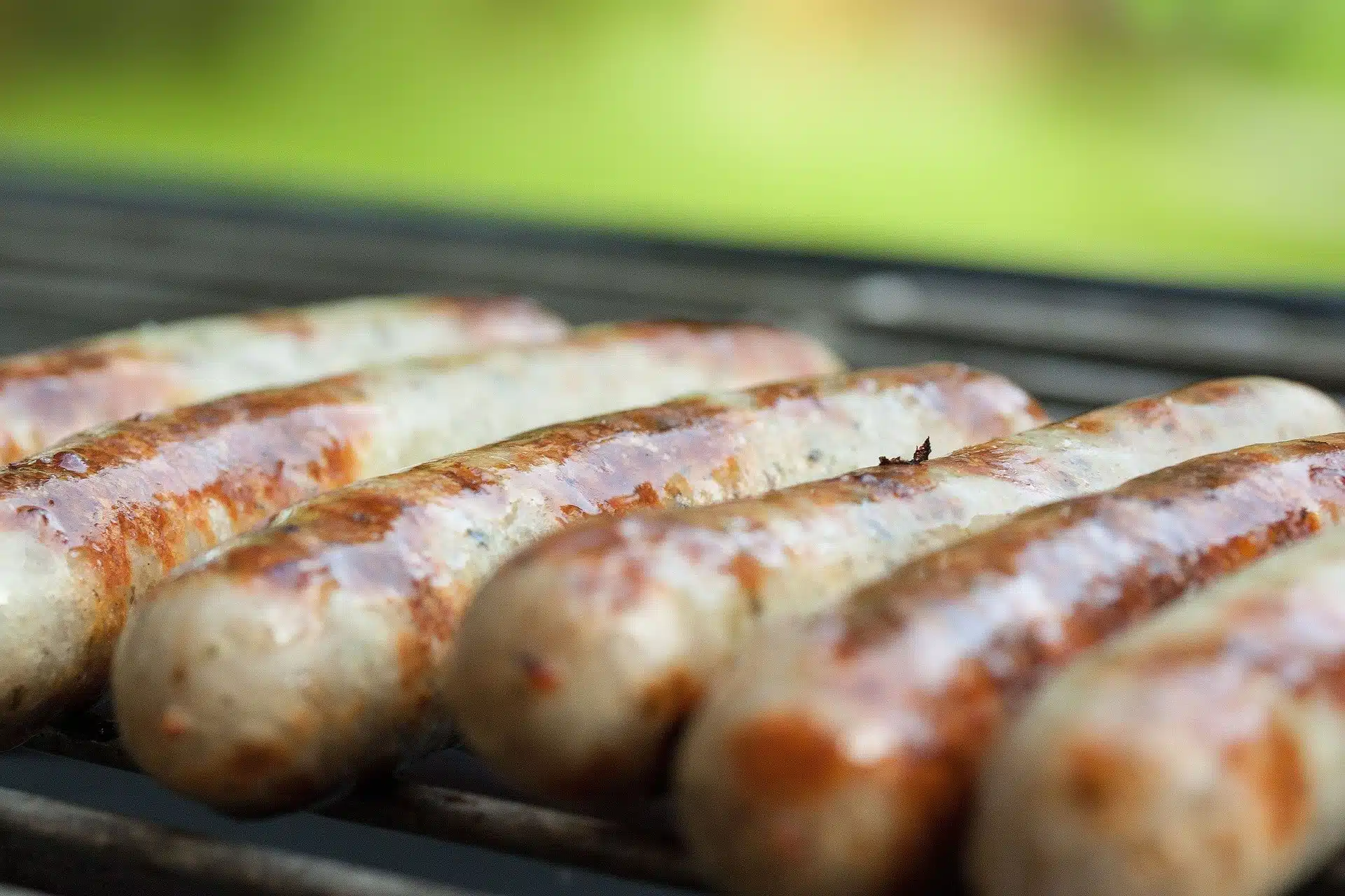 Immagine in evidenza del post: Allarme listeria in Italia: alcuni lotti di wurstel ritirati dal mercato