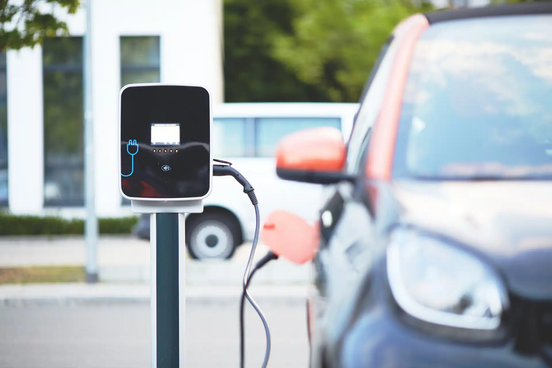 Immagine in evidenza del post: Bonus colonnine di ricarica auto elettriche: ecco di cosa si tratta