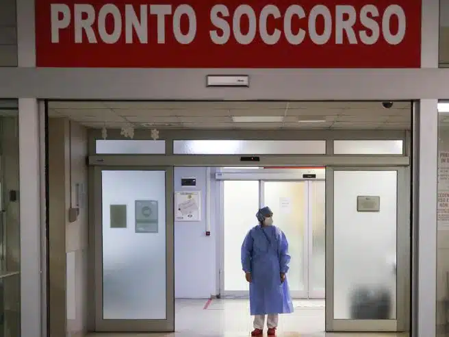 Immagine in evidenza del post: Nuovo contratto sanità 2023: aumenti per chi lavora in pronto soccorso