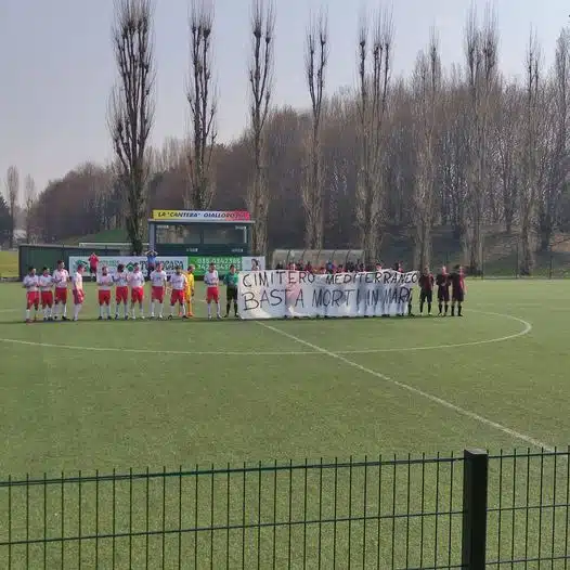 Immagine in evidenza del post: L'ASD Athletic Brighela espone uno striscione per i morti di Cutro: arriva la multa