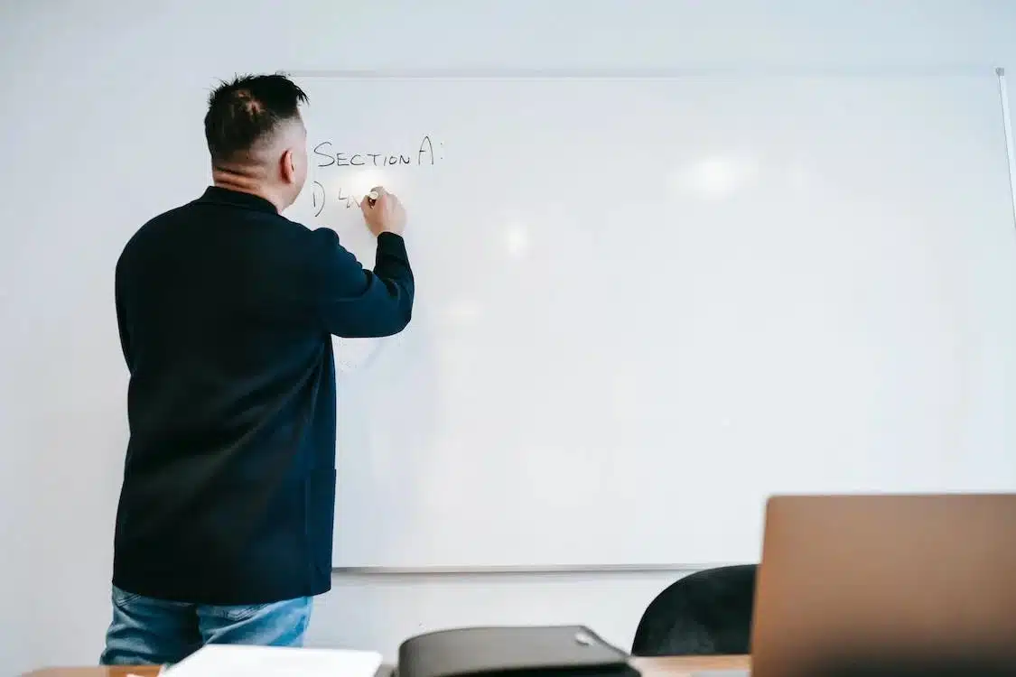 Immagine in evidenza del post: Registro elettronico a scuola: è obbligatorio oppure no?