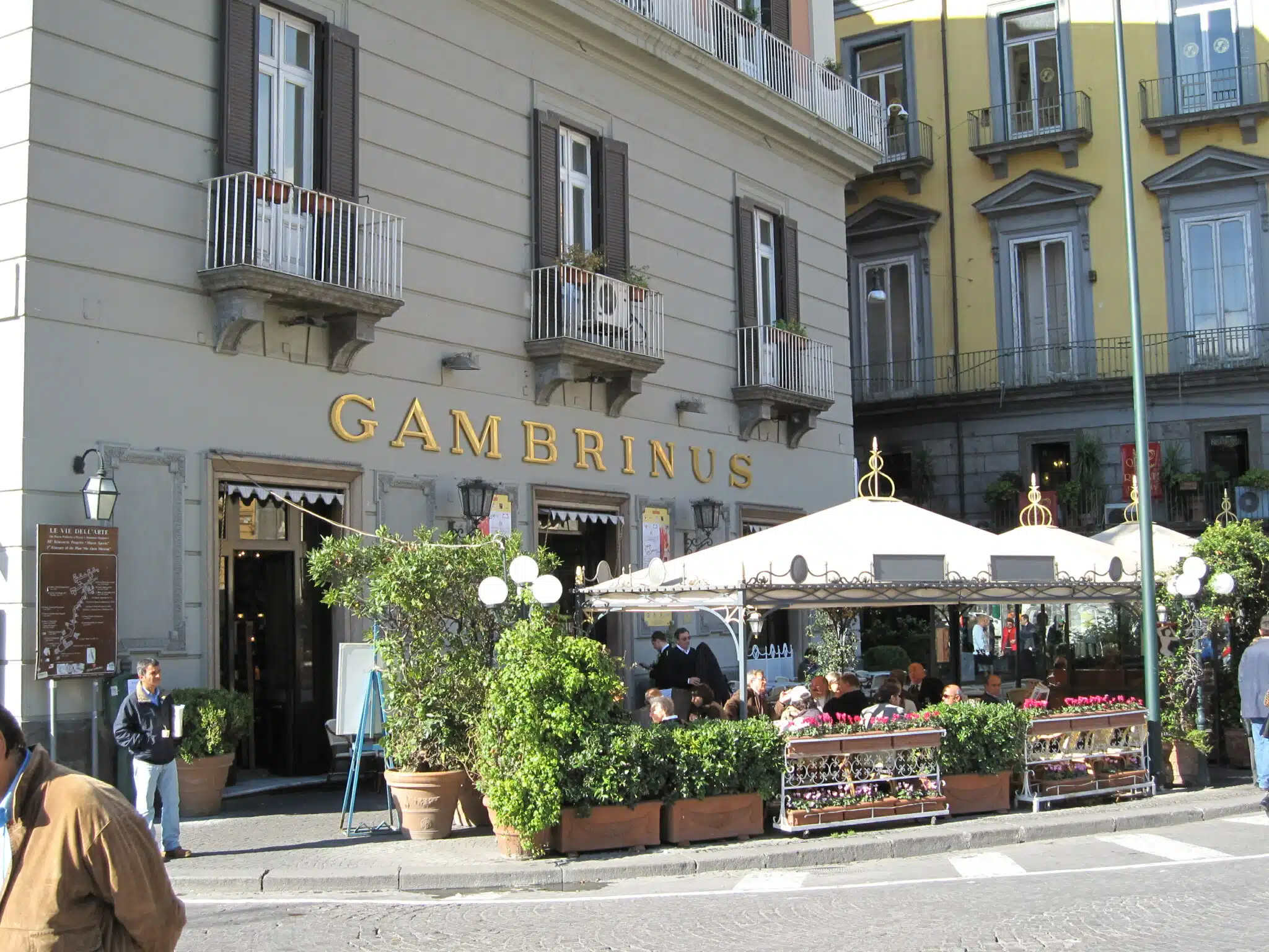 Immagine in evidenza del post: Preservare caffè e ristoranti storici: arriva la legge