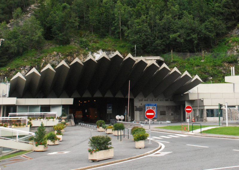 Posticipata chiusura tunnel Monte Bianco
