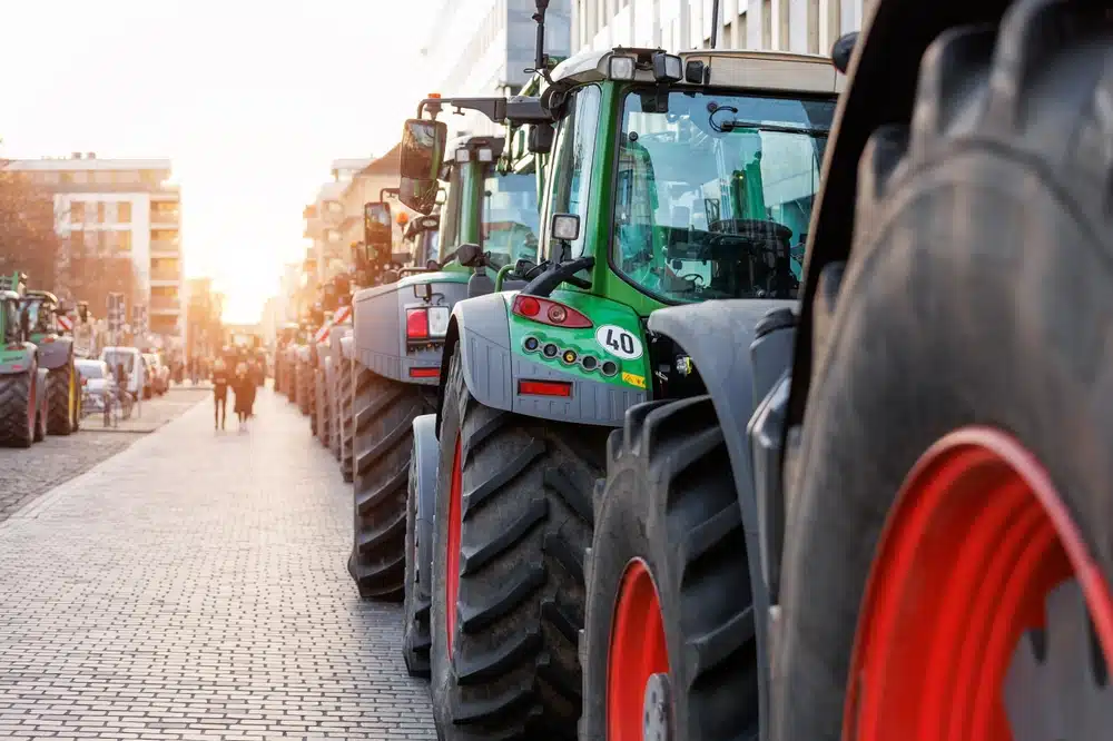 Immagine in evidenza del post: La protesta dei trattori anche in Italia: per cosa si battono i nostri agricoltori?