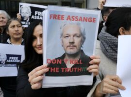 Immagine di anteprima per Julian Assange è stato liberato [VIDEO]