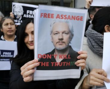 Julian Assange è stato liberato [VIDEO]