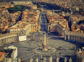 Immagine di anteprima per Arriva la scomunica dal Vaticano per monsignor Carlo Maria Viganò