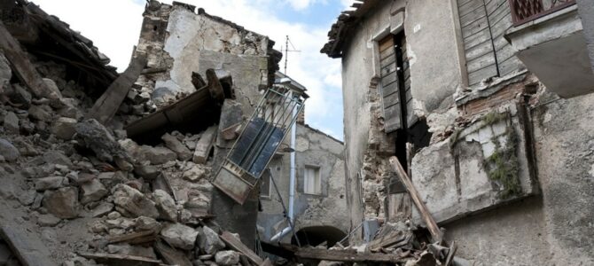 Immagine in evidenza del post: Sentenza shock: “imprudenti” gli studenti morti nel terremoto dell’Aquila