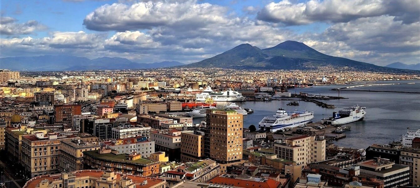 Immagine in evidenza del post: Concorso Comune di Napoli 2024: disponibili 130 posti per vari profili