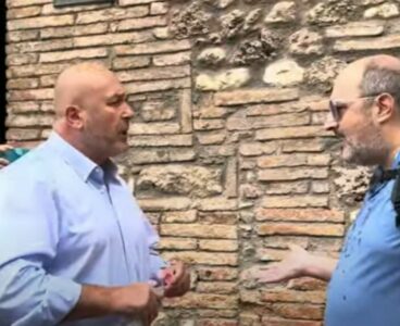 Il sindaco di Terni, Bandecchi, fa discutere ancora: sputa a un cittadino [VIDEO]