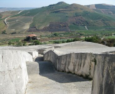 La Sicilia “invasa” dal fotovoltaico: il caso di Gibellina e del Cretto di Burri