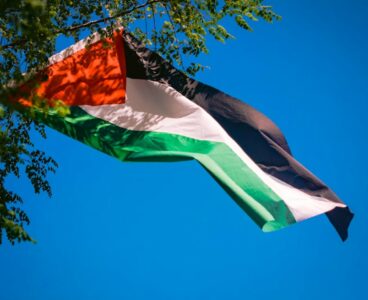 Le indicazioni della Farnesina agli italiani presenti in Israele e Palestina