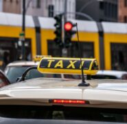 La Corte Costituzionale abbatte il vincolo della residenza per i conducenti di taxi e NCC