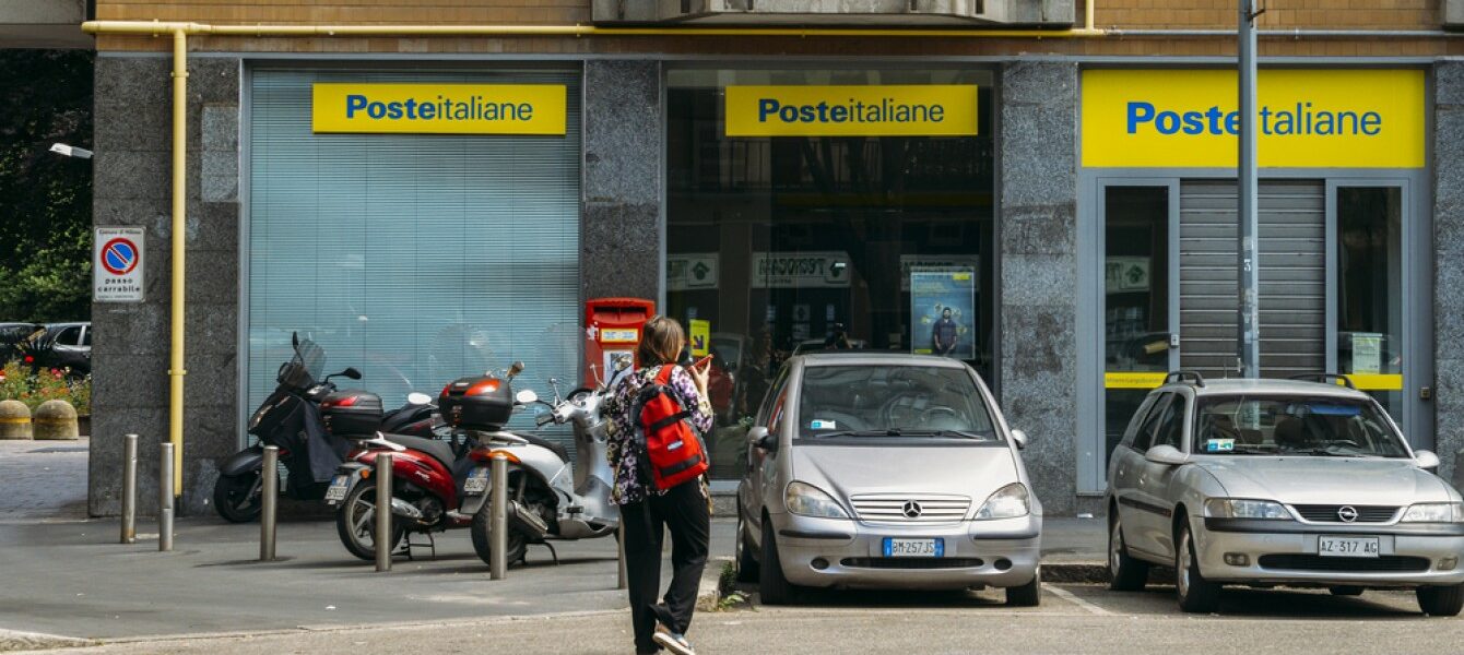 Immagine in evidenza del post: Poste Italiane, accordo per 7548 assunzioni: ma non mancano le polemiche