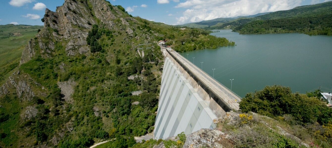 Immagine in evidenza del post: Crisi idrica in Sicilia, Sindaci esasperati: occupano diga Ancipa e chiudono la condotta