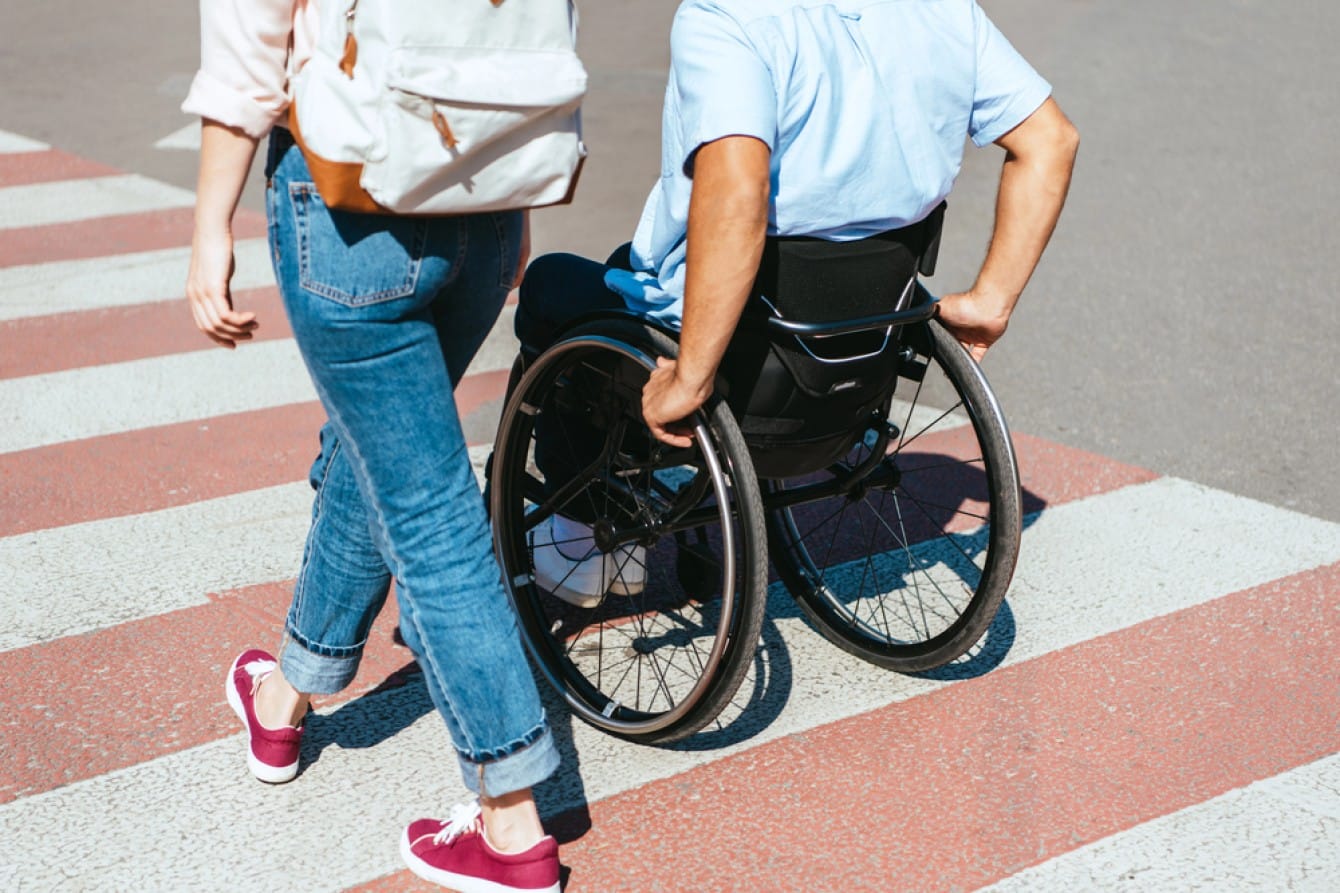 Permessi Legge 104: si può uscire con il familiare disabile? La risposta che non ti aspetti