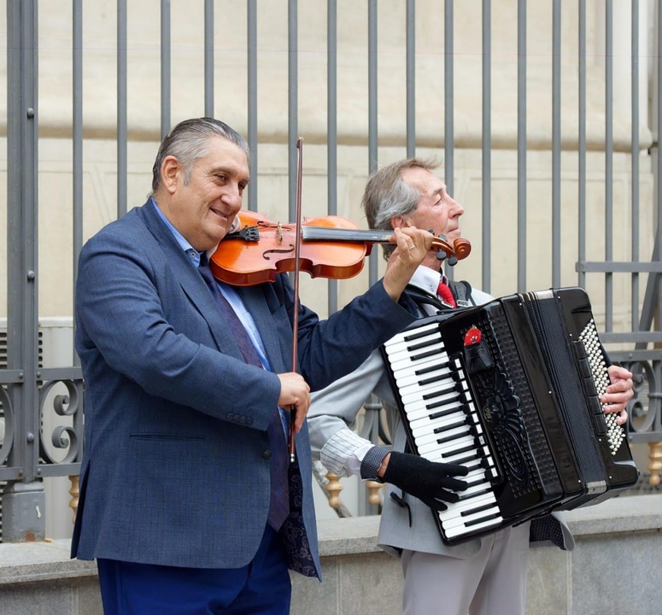 Da Napoli la rivolta degli artisti di strada: multati ripetutamente e in modo eccessivo