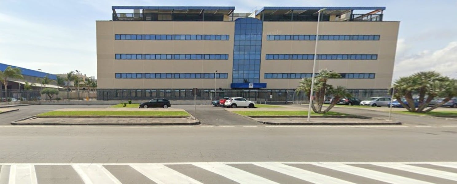 STMicroelectronics, il rischio della svendita tecnologica sul nitruro di gallio a Catania